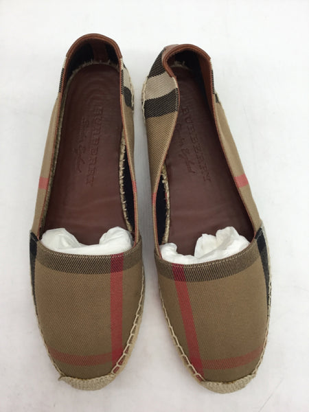 LUXURY Burberry Size 7 Brown Shoes