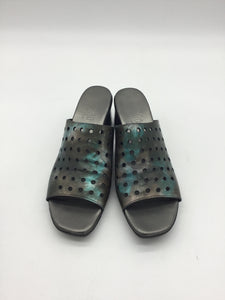 MUNRO Size 8 Black Shoes