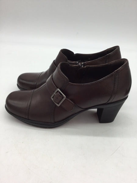 Clarks Size 7 Brown Shoes