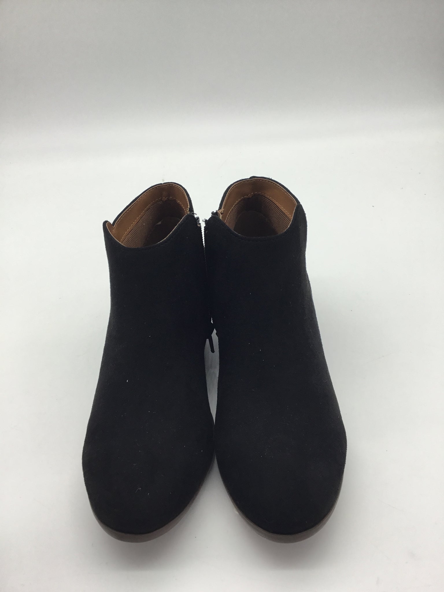 SODA Size 8.5 Black Shoes