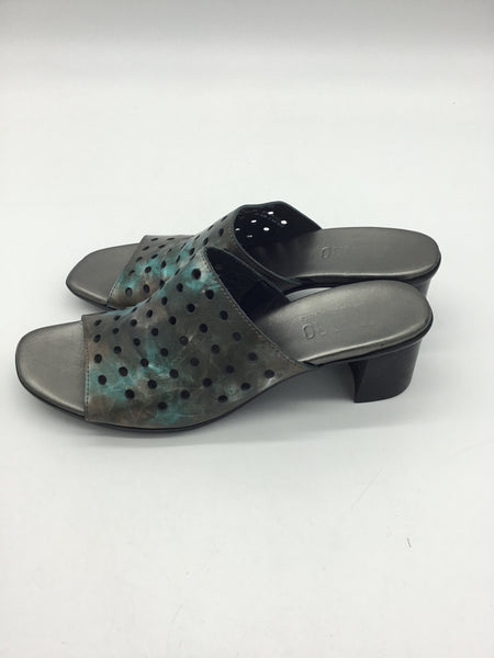 MUNRO Size 8 Black Shoes