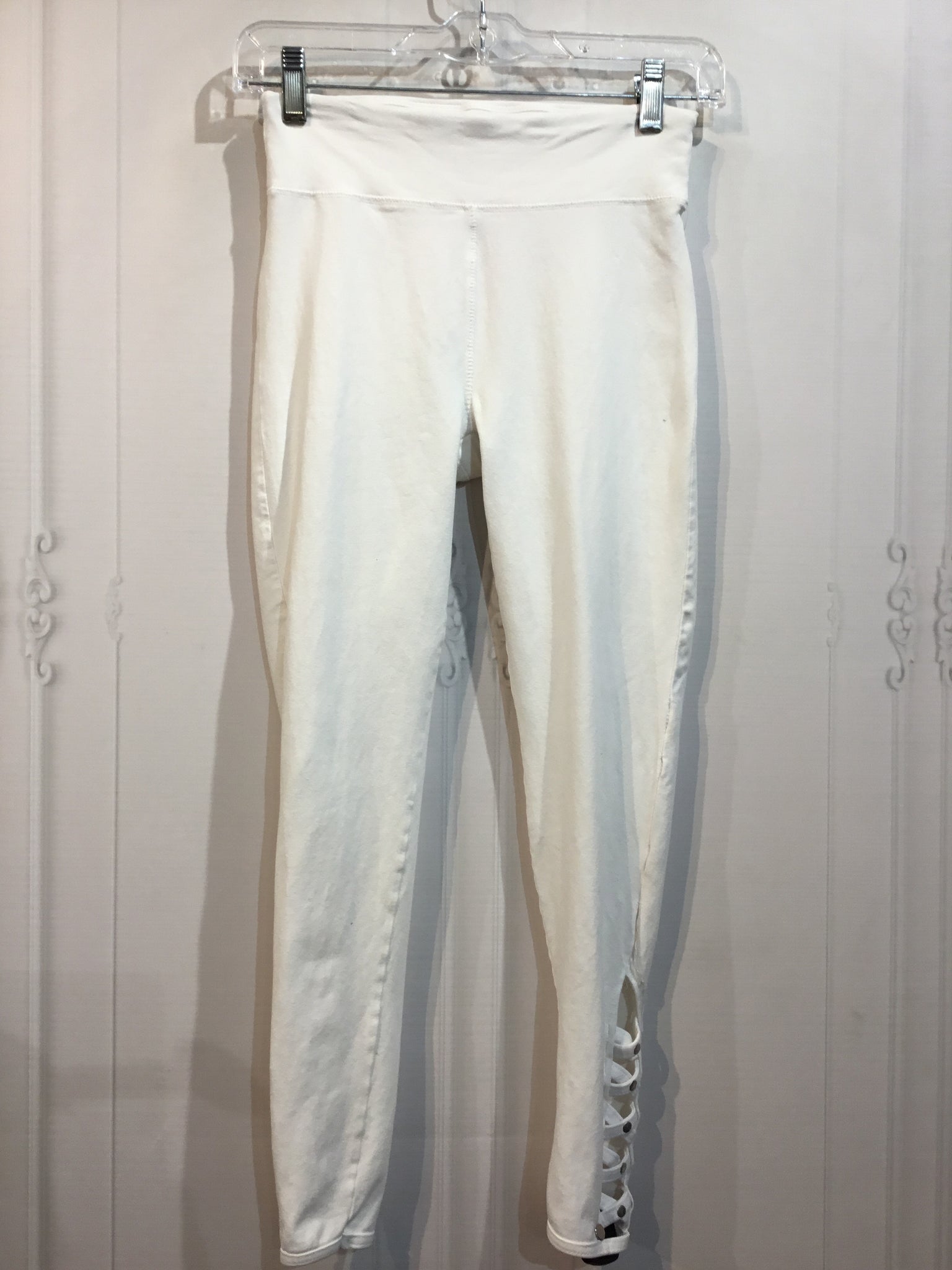 French Laundry Size Small White Bottoms