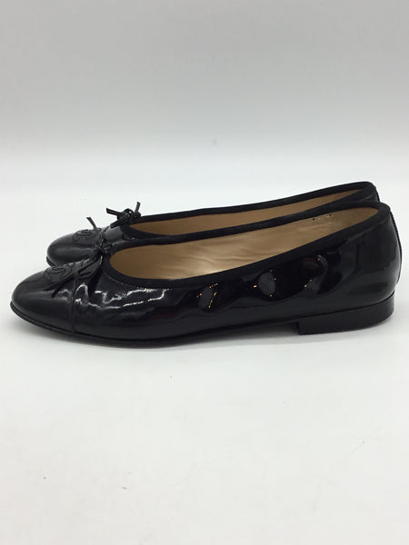 LUXURY CHANEL Size 9 Black Shoes