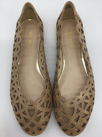 Nine West Size 9 Gold & Nude Flats