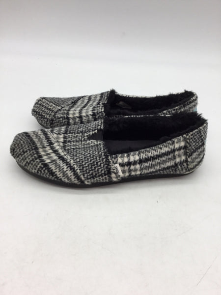 Toms Size 6 Black Shoes