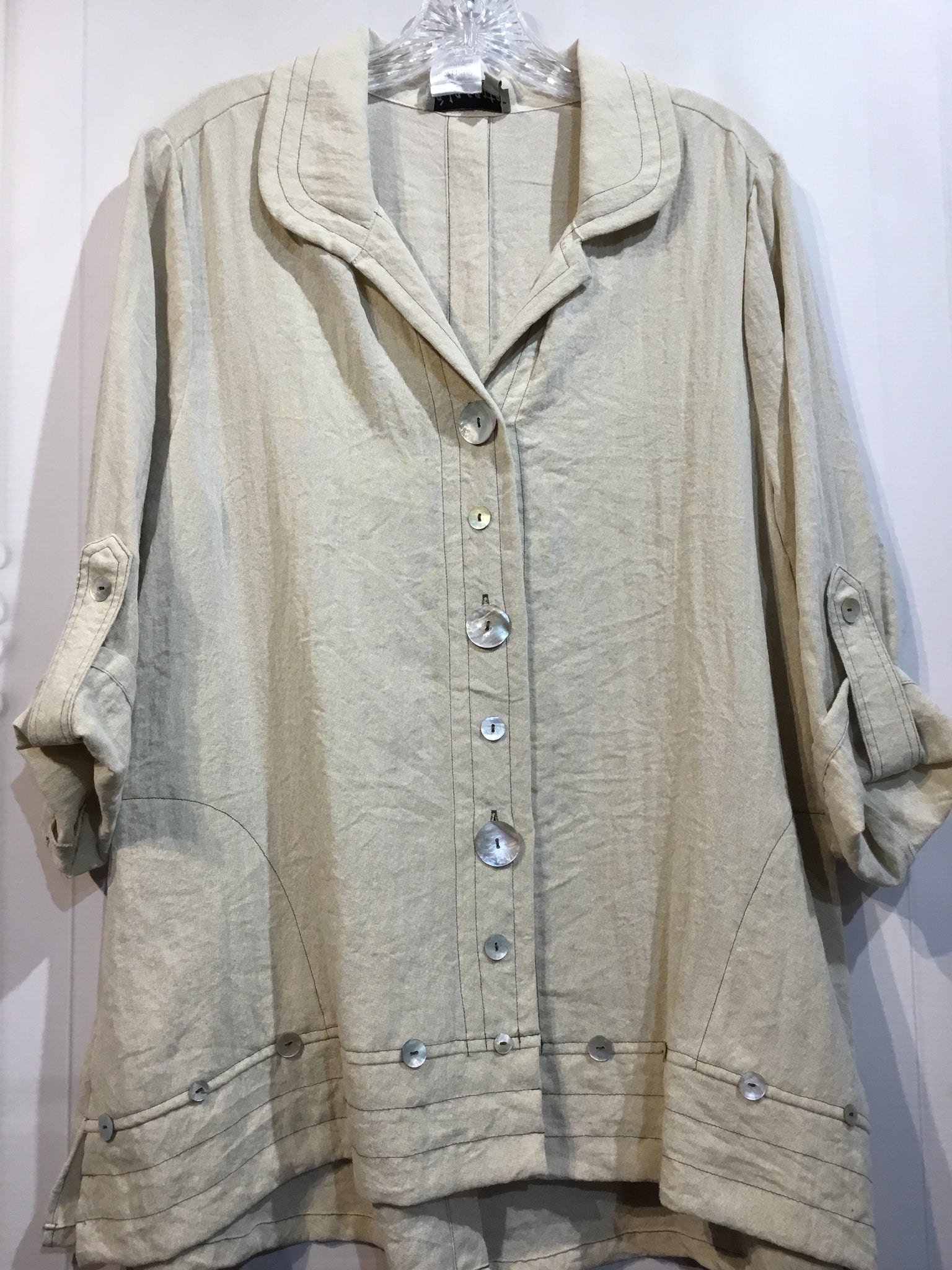 A la carte Size Large Beige Tops