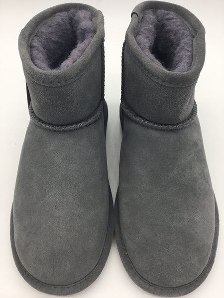 NWT Bear Paw Size 6 Grey Shoes