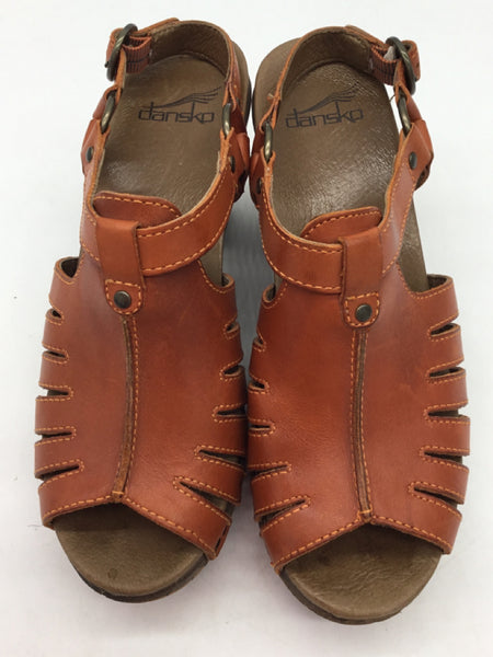 Dansko Size 7 Brown Shoes