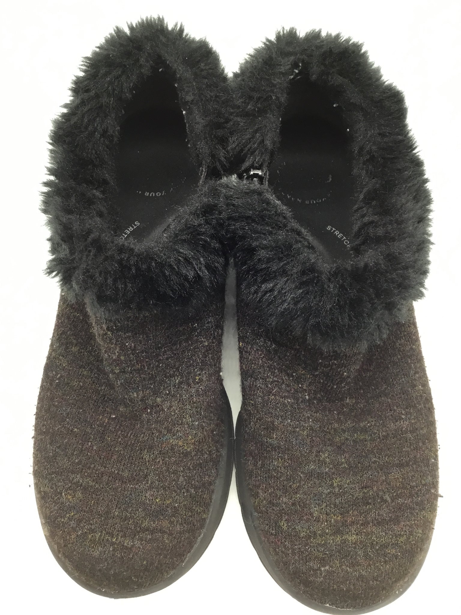 BZees Size 7.5 Black Shoes