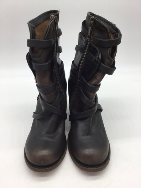 LUXURY Free Bird Size 7 Black Shoes