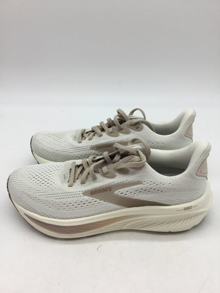 Brooks Size 9 White Shoes