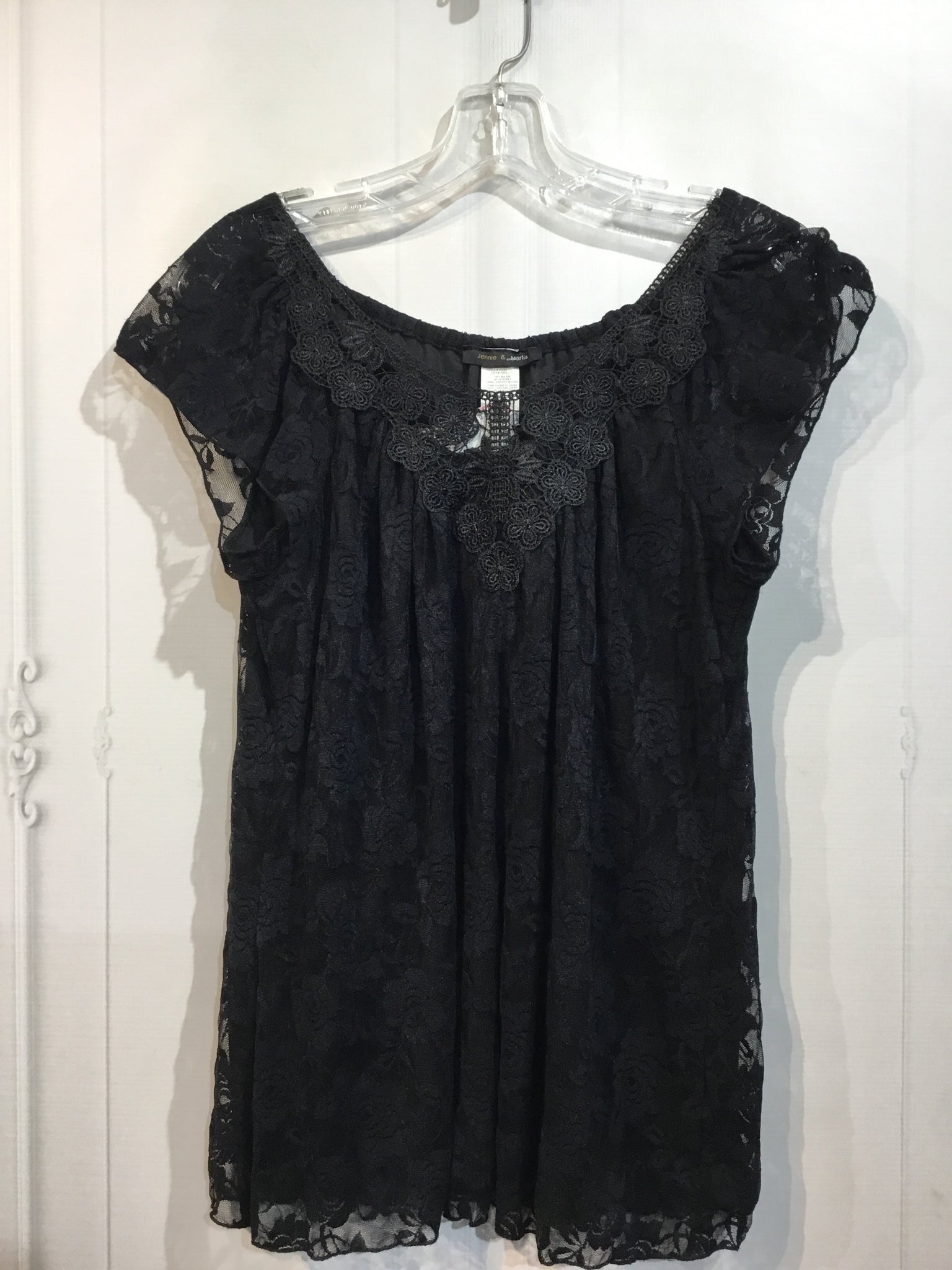 Jennie & Marlis Size Small Black Tops