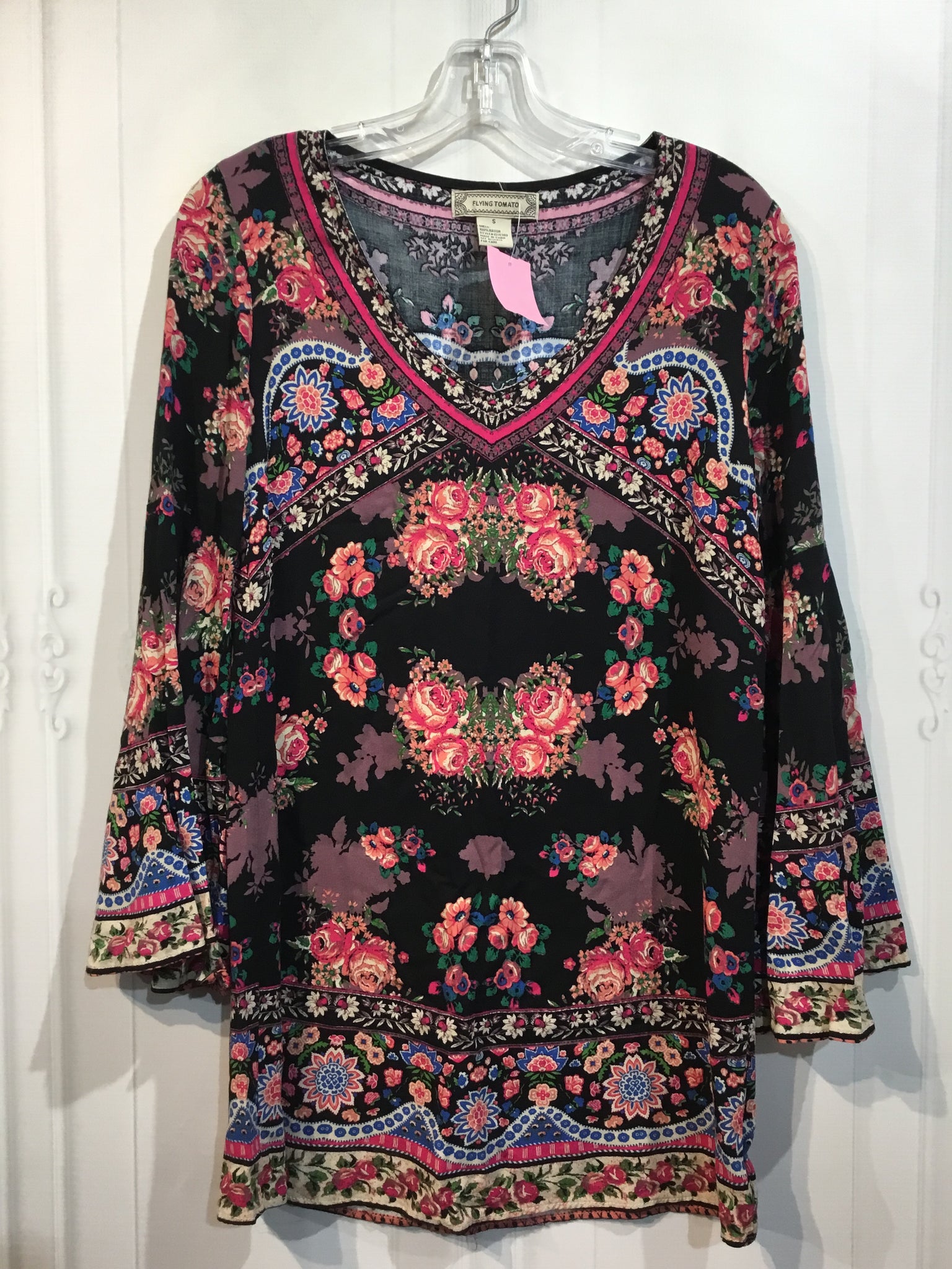 Flying Tomato Size Small Black Tops