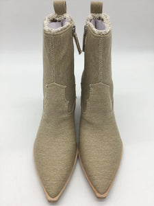 Dolce Vita Size 9.5 Beige Shoes