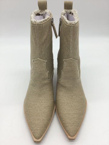 Dolce Vita Size 9.5 Beige Shoes