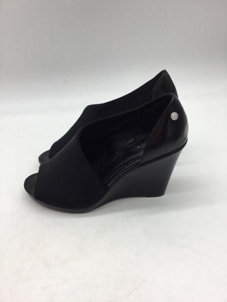 Calvin Klein Size 5 Black Shoes