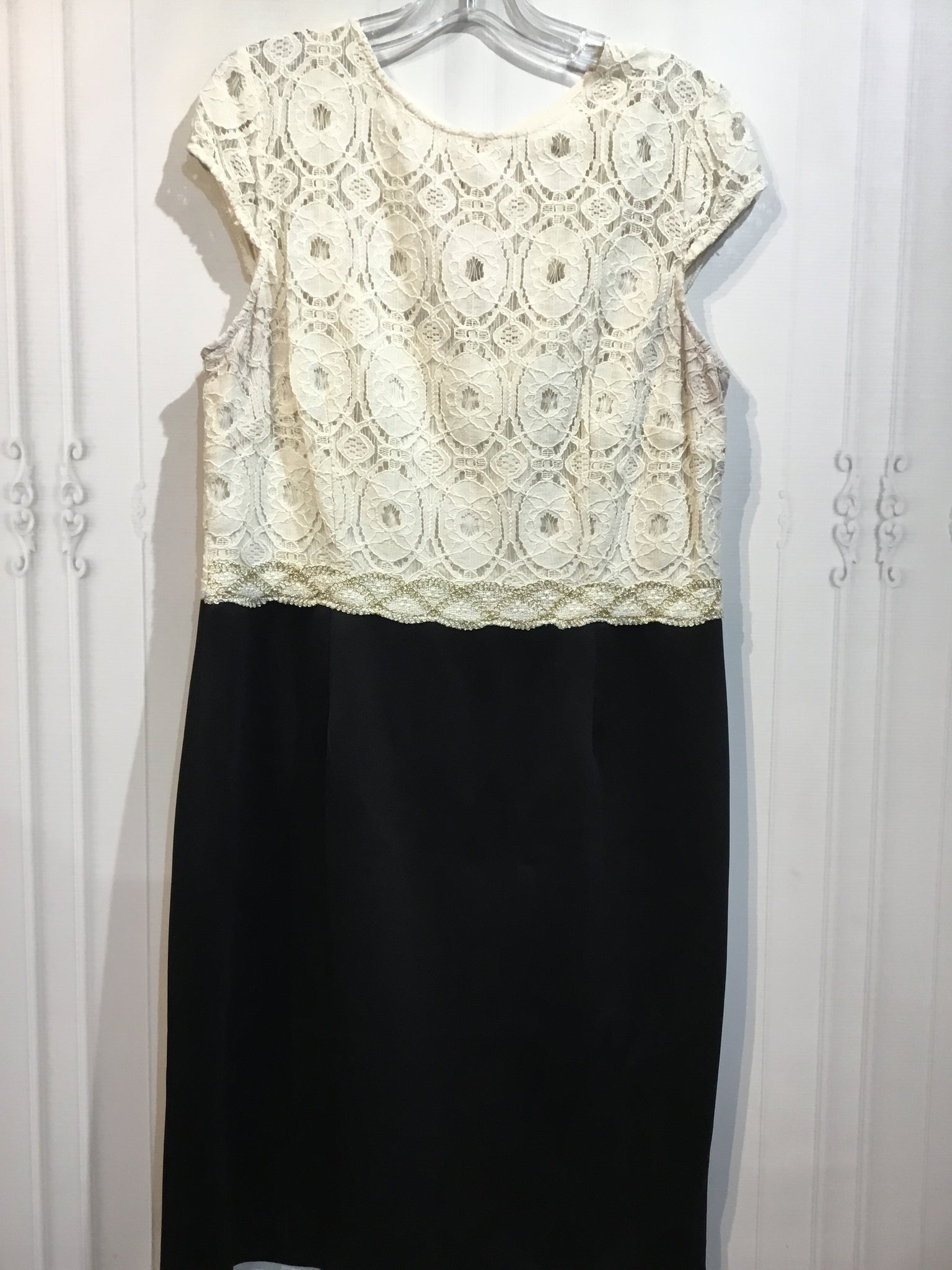 STUDIO I Size XL/16 White DRESS/1 PIECE