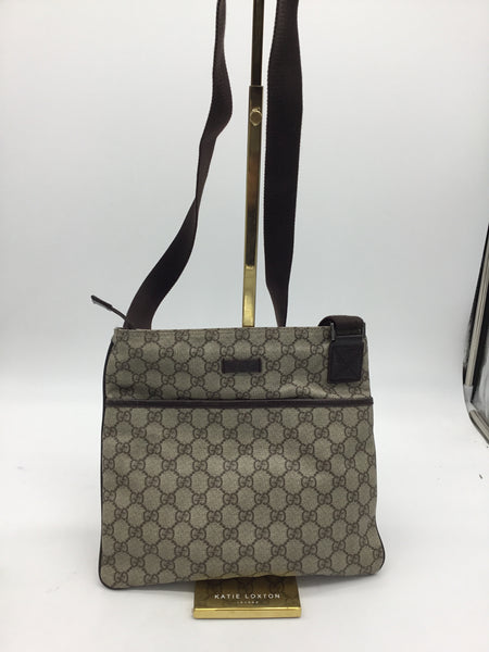 LUXURY - GUCCI Grey Monogram Crossbody