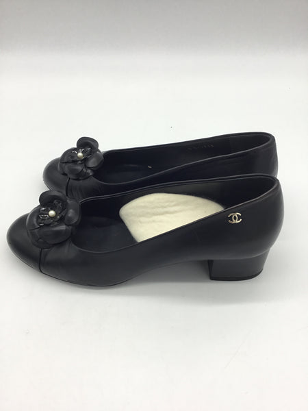 CHANEL Size 8.5 Black Chanel