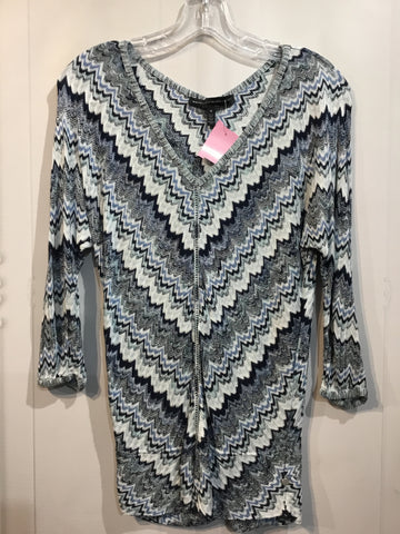 White House Black Market Size Medium Blue Tops