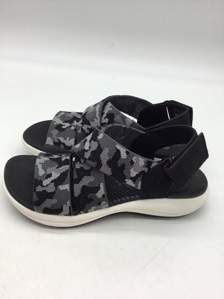 Clarks Size 6.5 Black Shoes