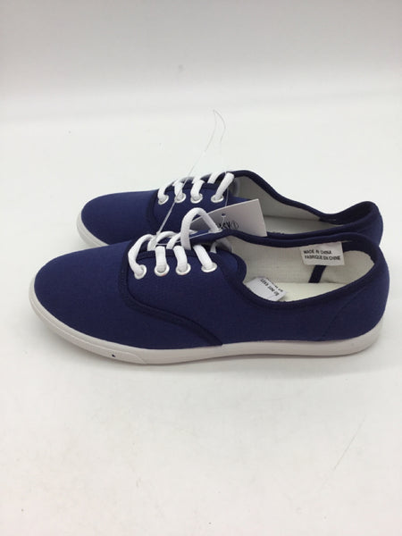 NWT Easy Money Size 7 Blue Shoes