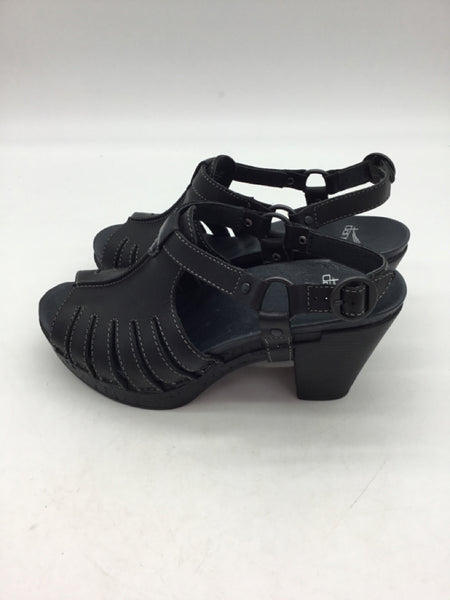 Dansko Size 7 Black Shoes
