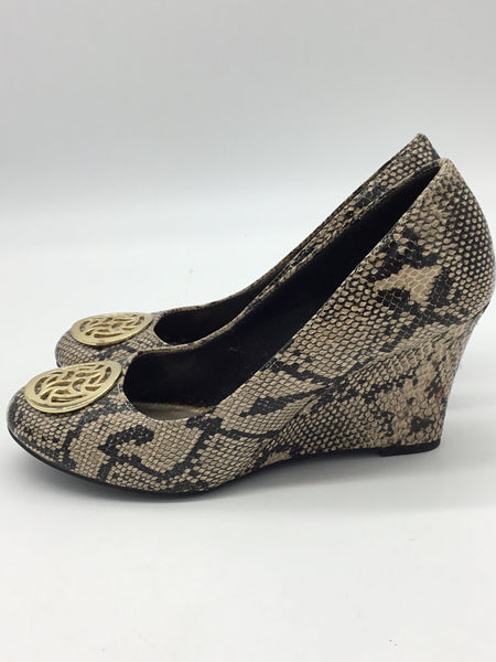 FIONI Size 7.5 Beige Shoes