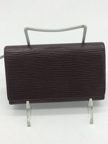 Louis Vuitton Size Small Brown Louis Vuitton Epi Leather Wallet