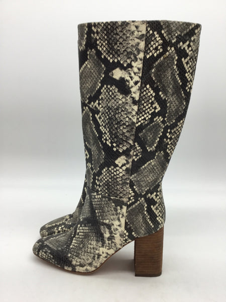 VINCE CAMUTO Size 6.5 Beige Shoes