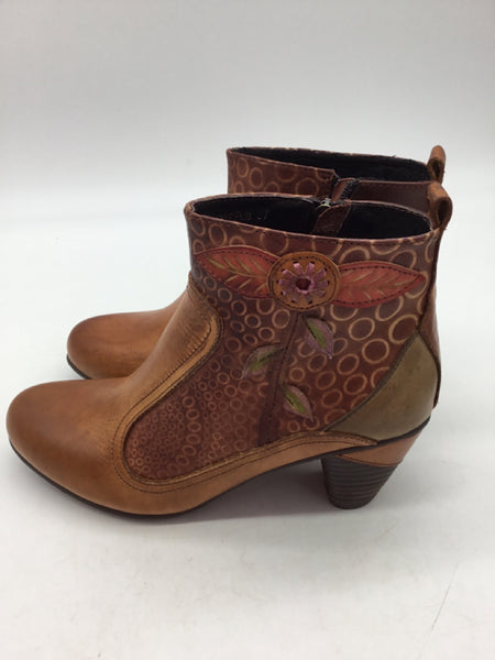 L'Artiste Size 6.5 Brown Shoes