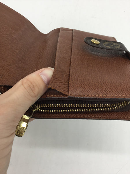 Louis Vuitton Size Small Brown Louis Vuitton Porte-Papier Zippe