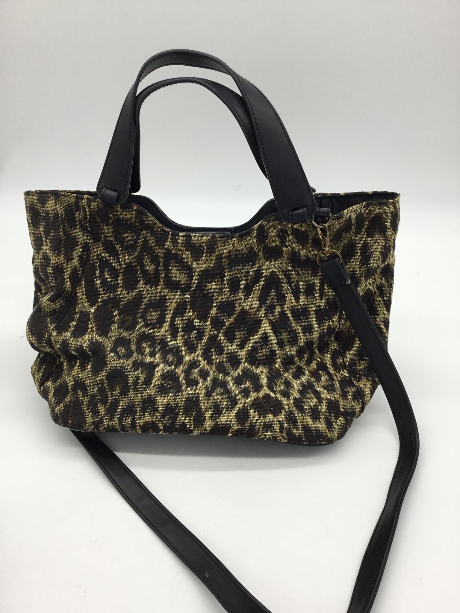 Bueno Size Medium Black Purses/Wallets