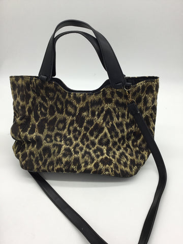 Bueno Size Medium Black Purses/Wallets