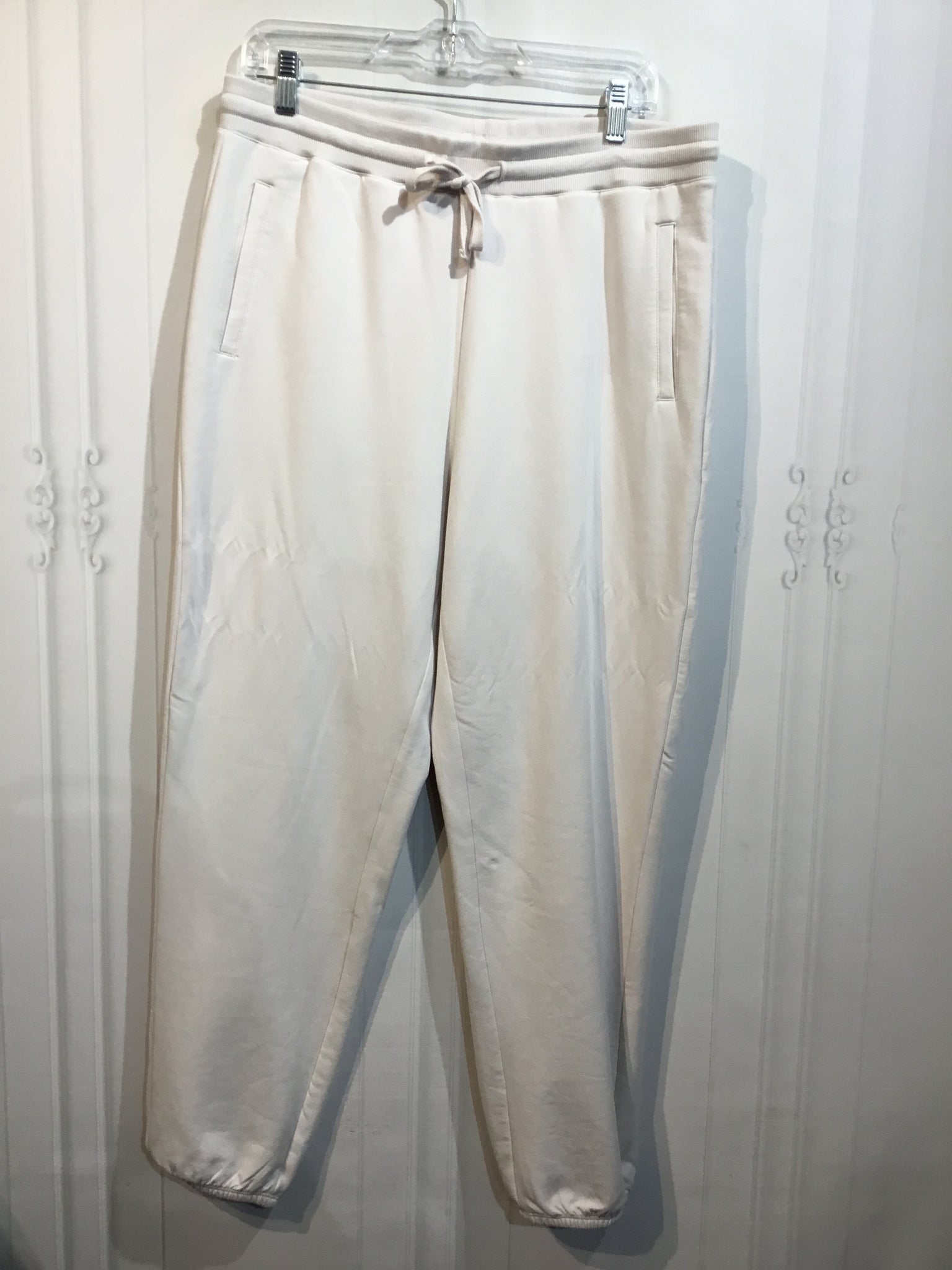 Barefoot Dreams Size Large White Bottoms