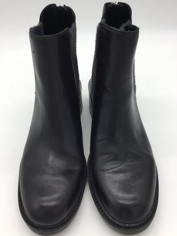 VINCE CAMUTO Size 8.5 Black Shoes