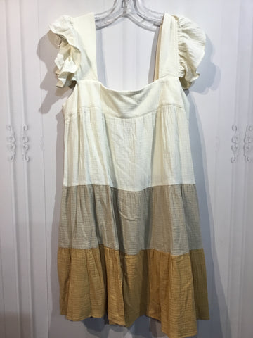 Entro Size Large White DRESS/1 PIECE