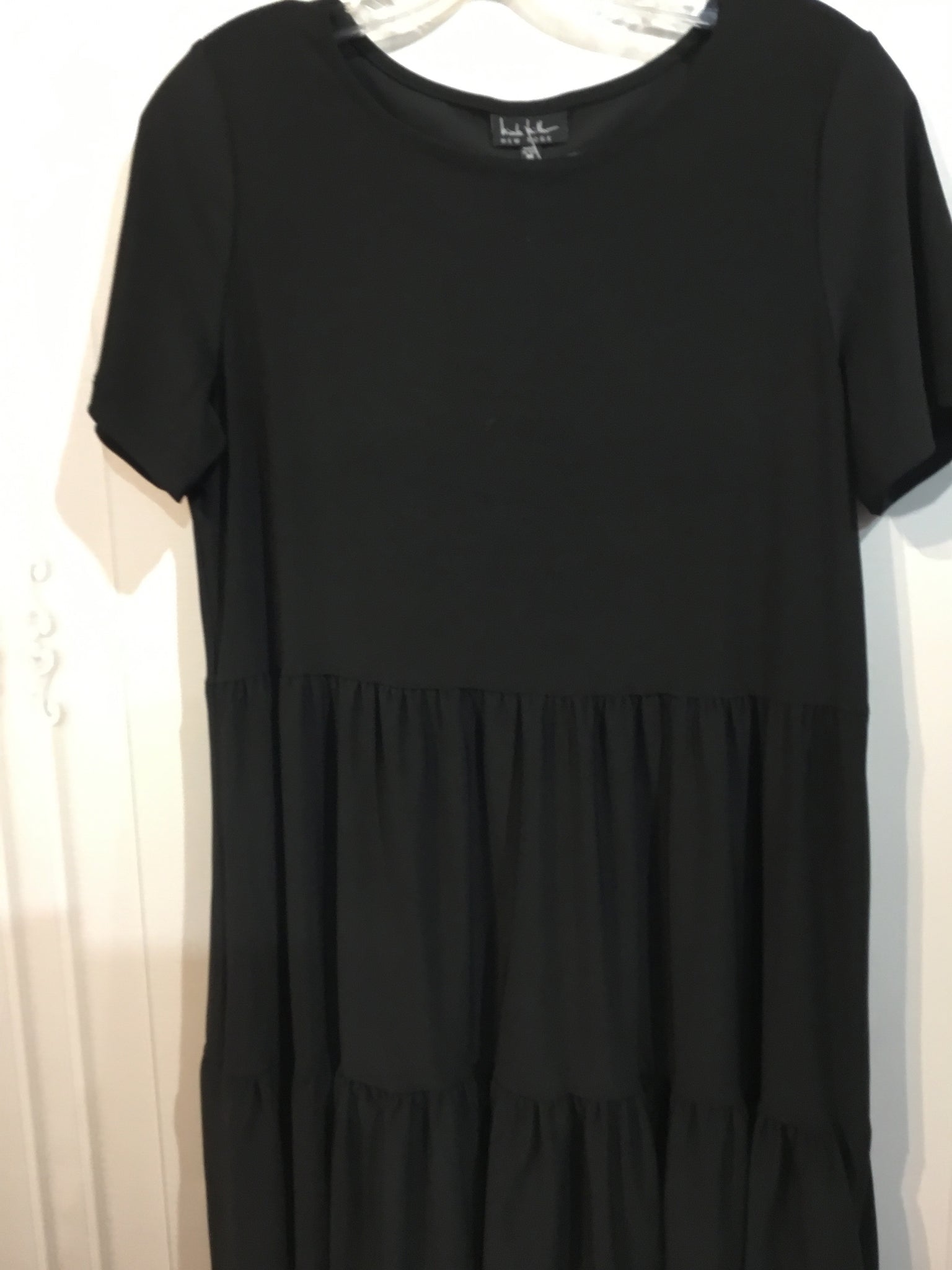 Nicole Miller Size Medium Black DRESS/1 PIECE