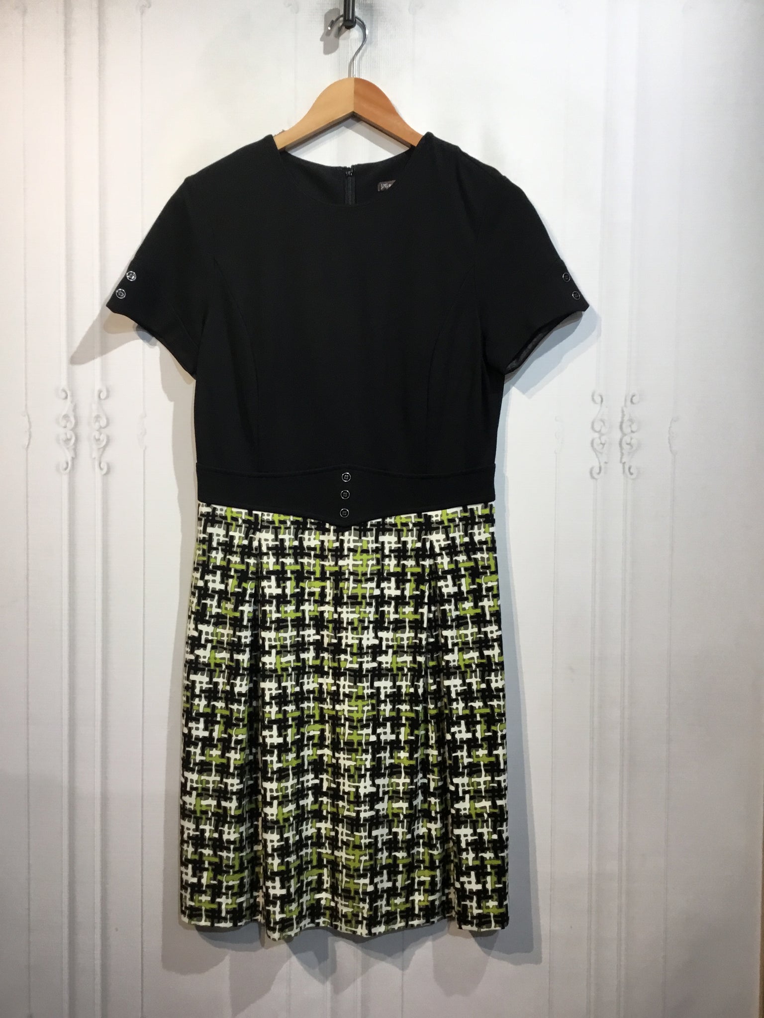 LUXURY - J Mc Laughlin Size M Black DRESS/1 PIECE