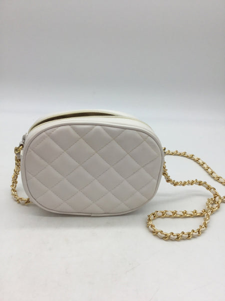 Jennifer Moore Size Small White Purses/Wallets