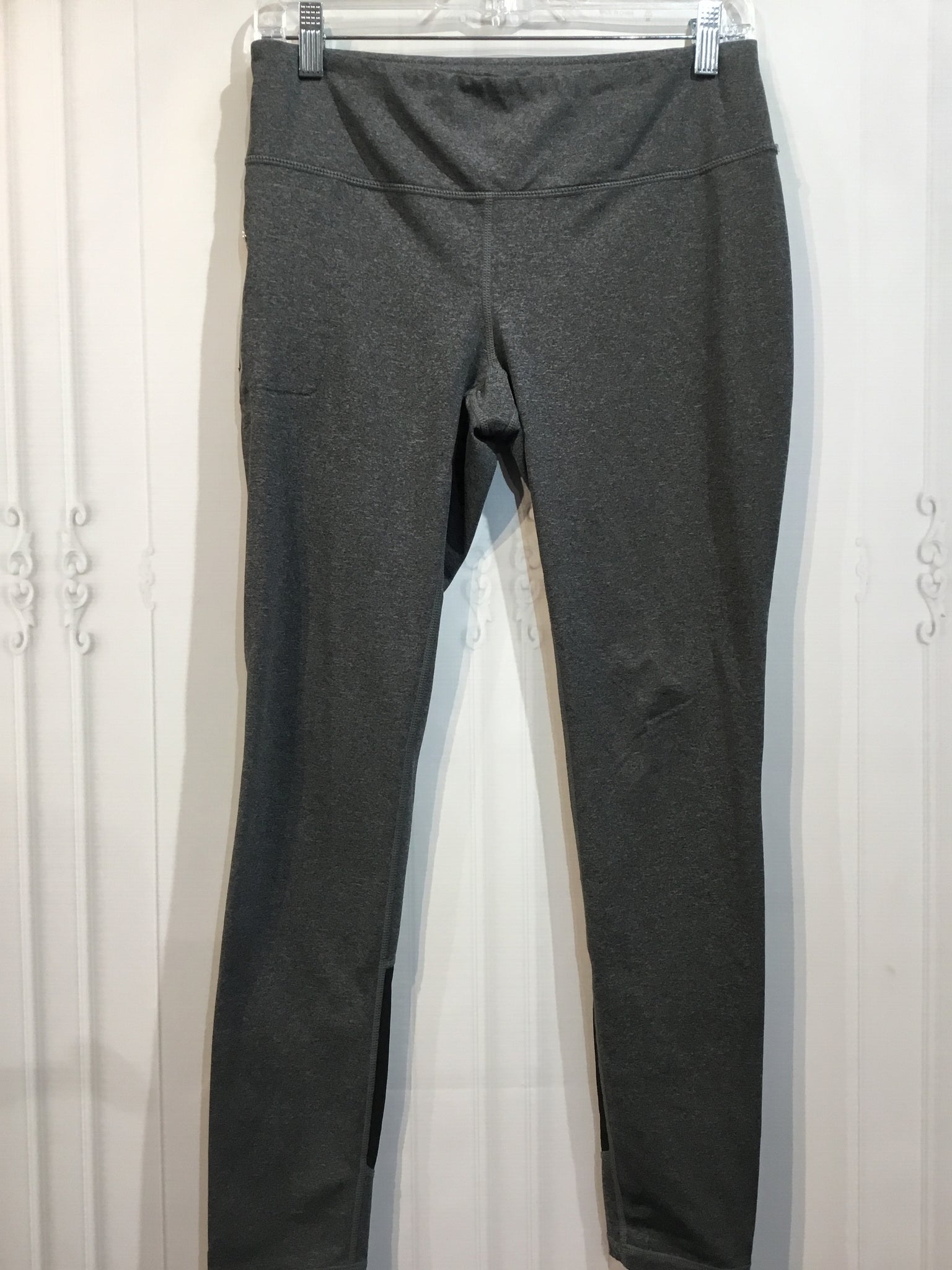 Reebok Size Medium Grey Athletic Wear