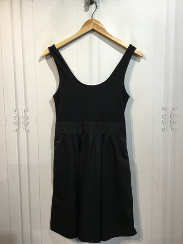 Theory Size S/4 Black DRESS/1 PIECE
