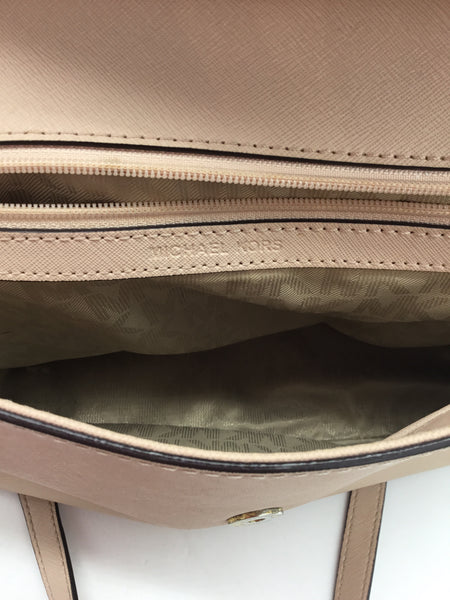 Michael Kors Size Medium Beige Purses/Wallets