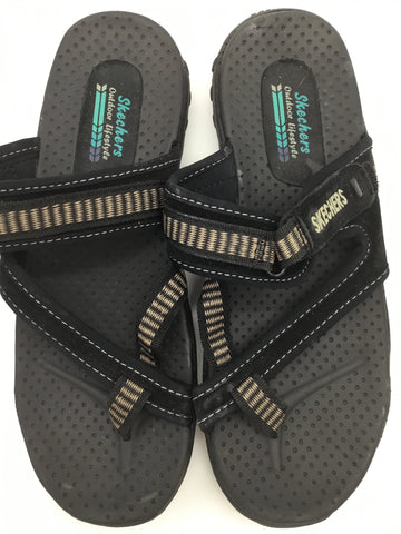 Skechers Size 8 Black & Beige Sandals
