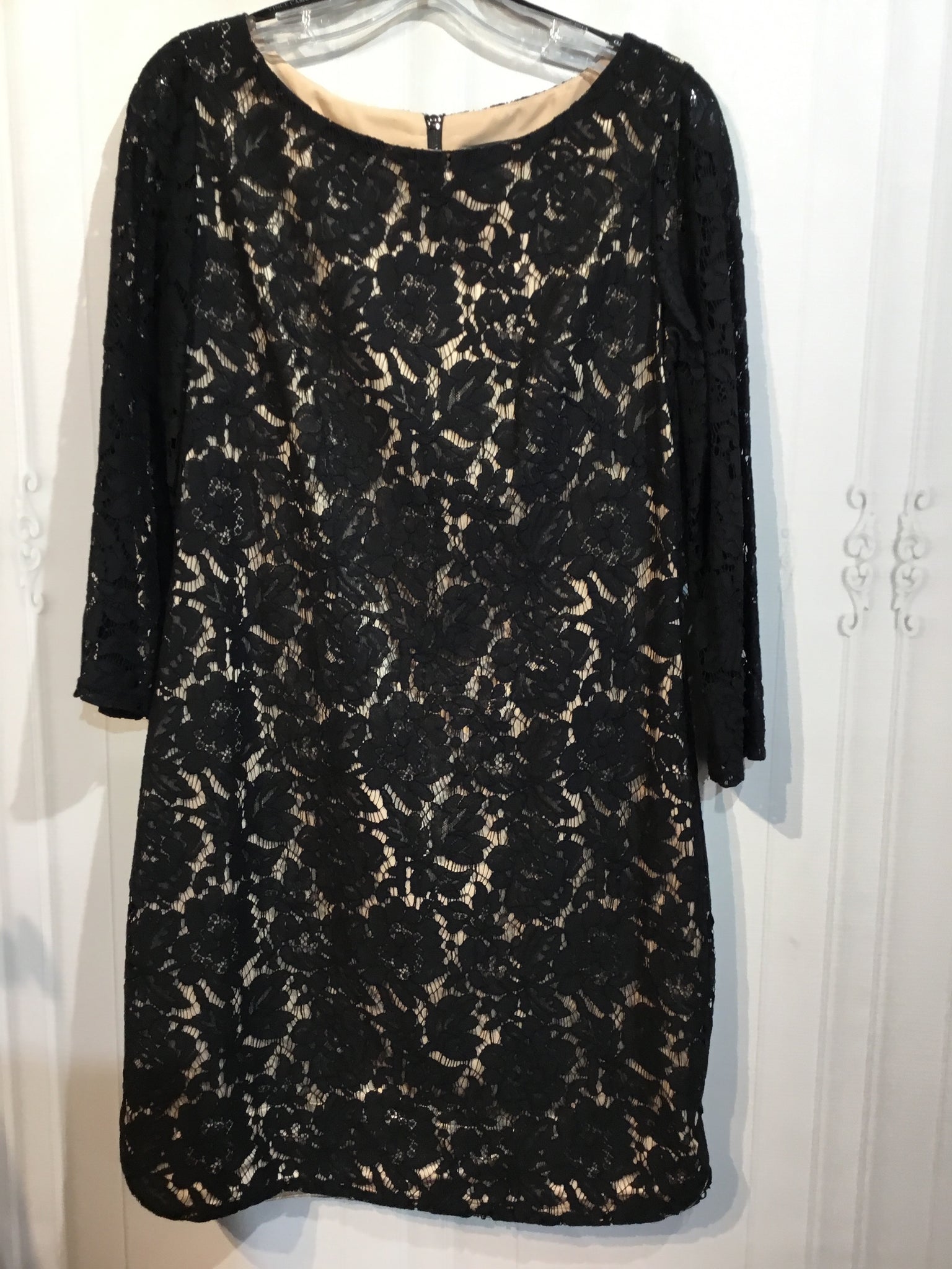 VINCE CAMUTO Size M/8 Black DRESS/1 PIECE