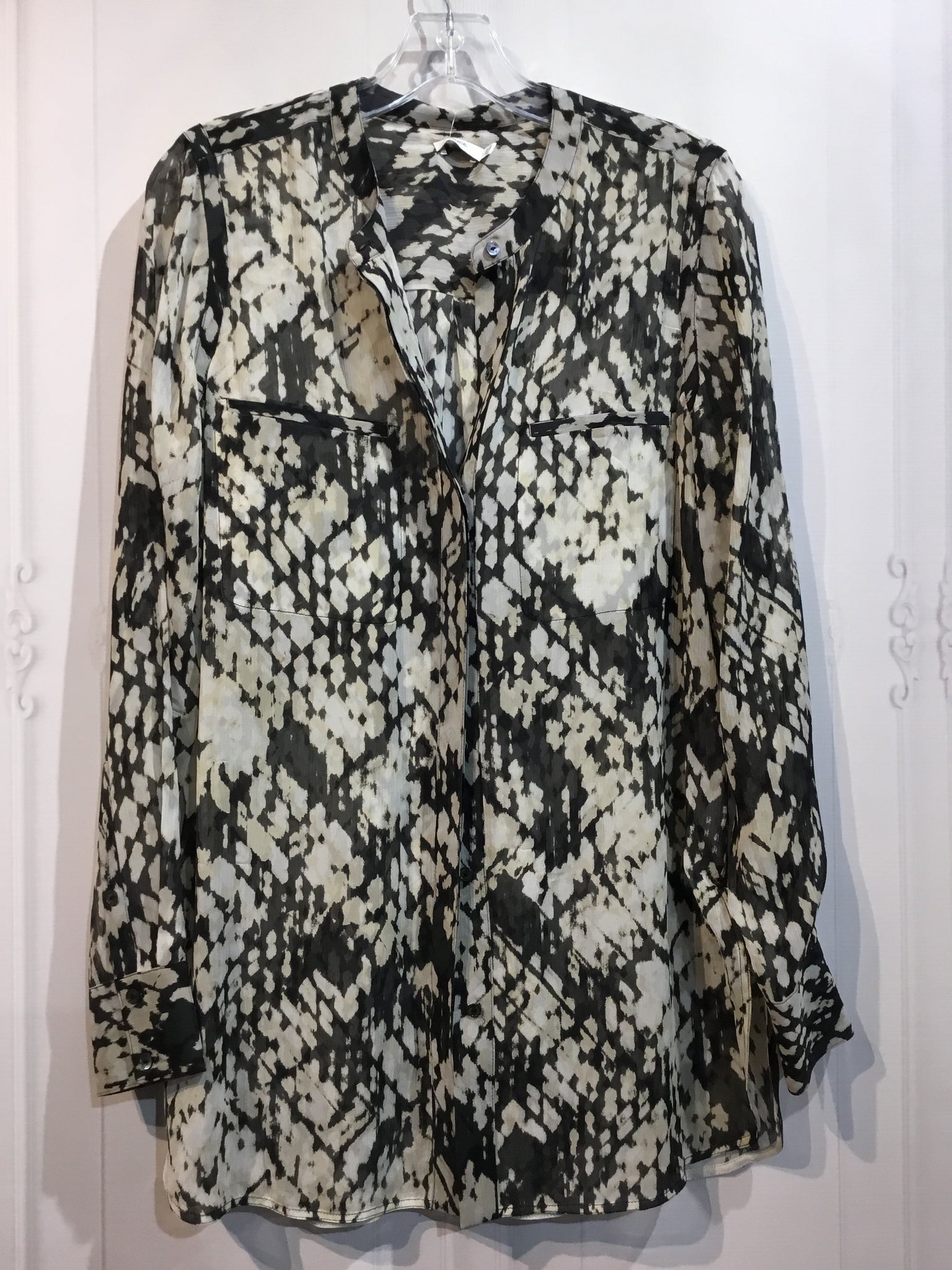 VINCE Size M/8 Black Tops