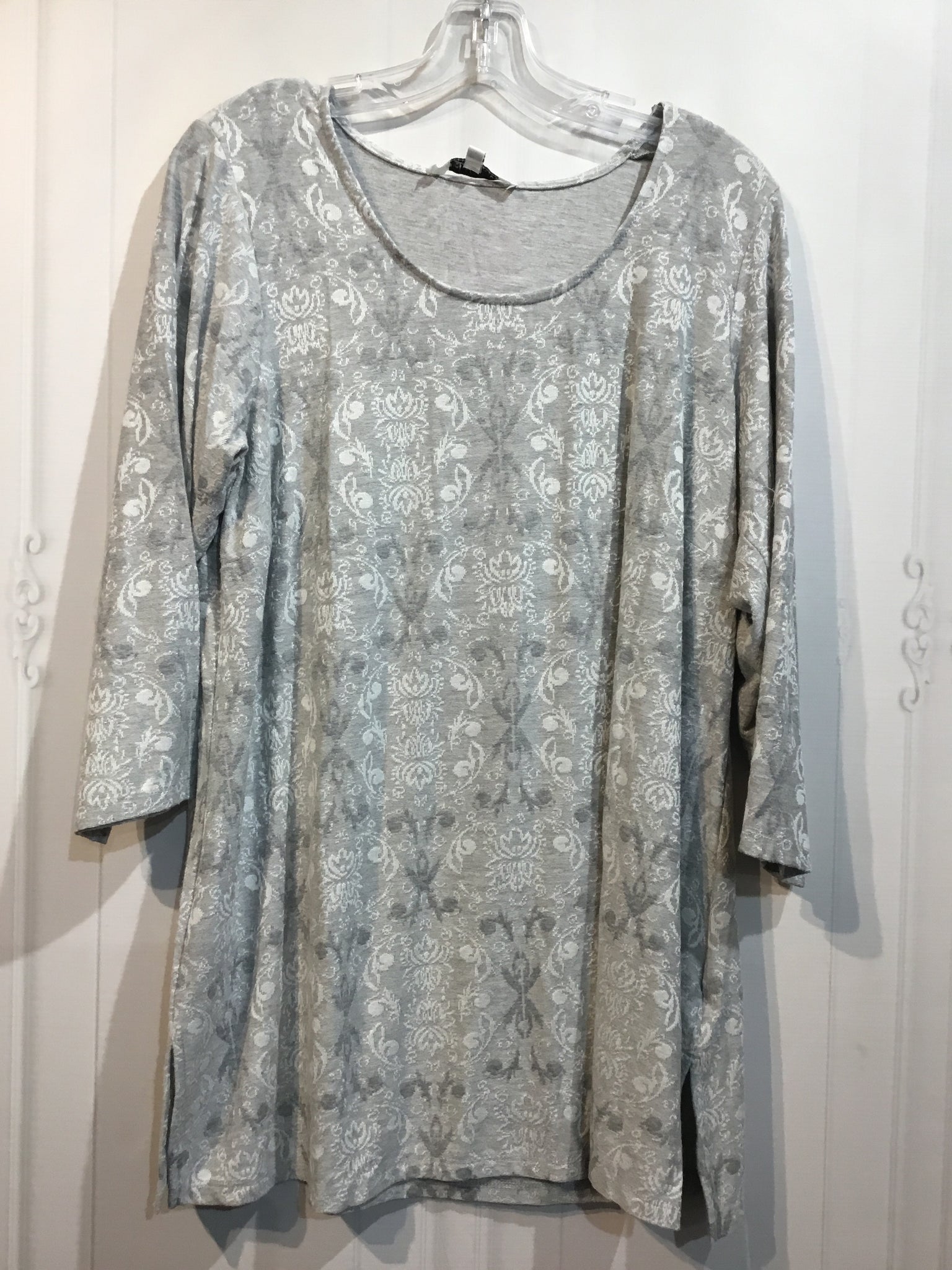 Rose & Olive Size 1X Grey Tops