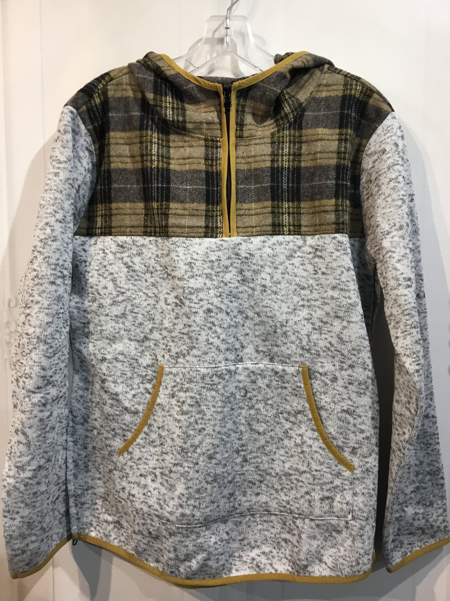 Hem & Thread Size Medium Grey Tops