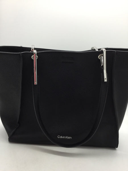 Calvin Klein Size Large Black Purses/Wallets