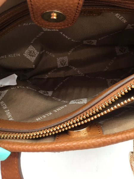 Anne Klein Size Medium White Purses/Wallets